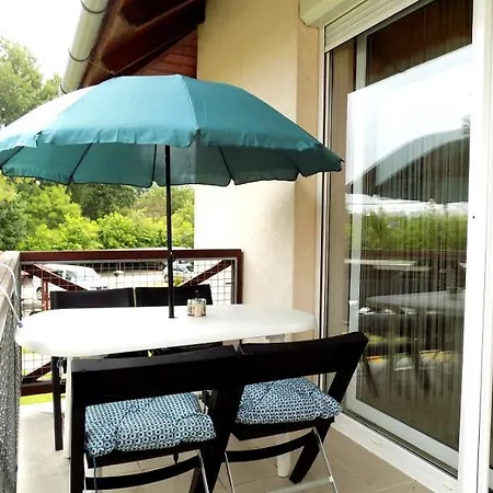 58 - Hullam Uedueloparkban Vizkoezeli Modern