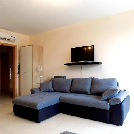 58 - Hullam Uedueloparkban Vizkoezeli Modern * Balatonőszöd