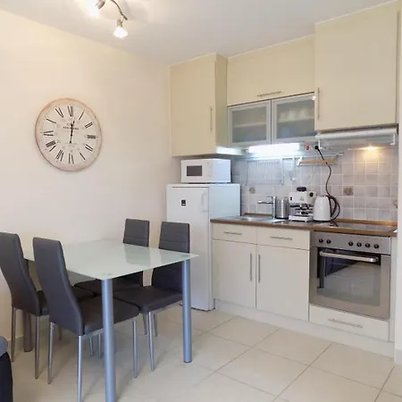 58 - Hullam Uedueloparkban Vizkoezeli Modern * Balatonőszöd