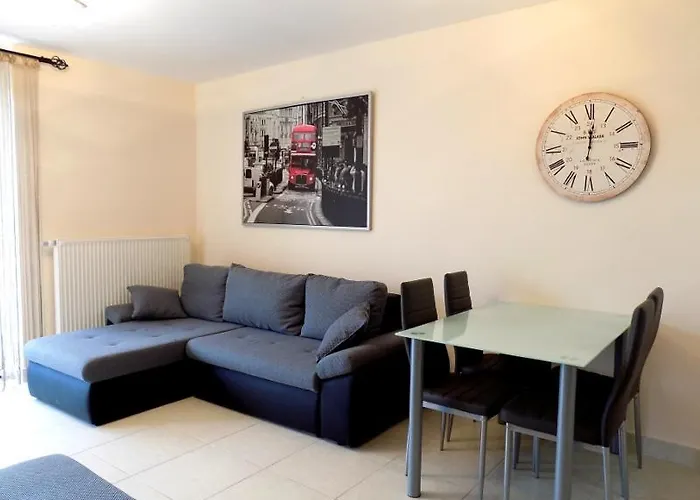 58 - Hullam Uedueloparkban Vizkoezeli Modern